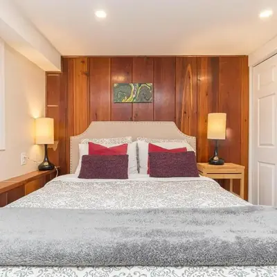 2 Bedroom 1 Bath On An Oak Tree Lined End Street On The Galloping Goose