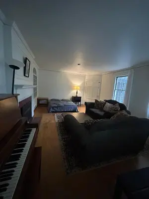 Gallery image of South Vancouver Guest House - Airport & Downtown Easy Access, Free Parking & Fast WiFi in Vancouver