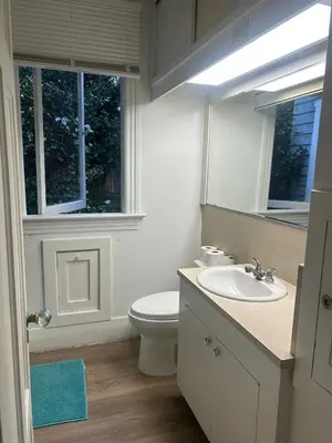 Gallery image of South Vancouver Guest House - Airport & Downtown Easy Access, Free Parking & Fast WiFi in Vancouver