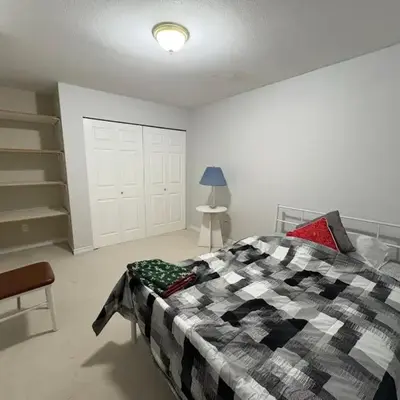 Private Room near Scottsdale Shopping Centre