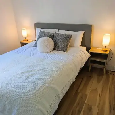 Private room in Chic Main St suite