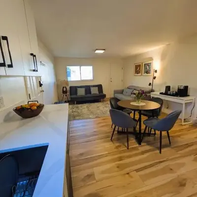 2 bedroom suite close to Main and Skytrain