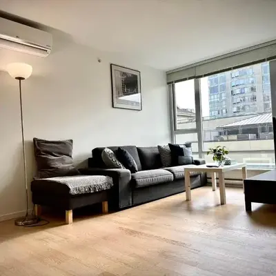 Pleasant and convenient 1B1B close to Richmond Center