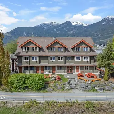 Squamish Adventure Inn