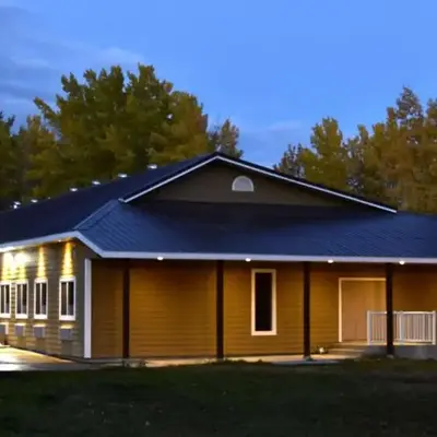 The Lion Inn & Suites