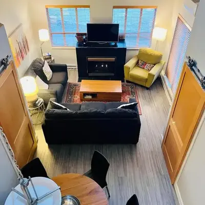 Tyndalstone Lodge 3 Bedroom in the Heart of Village North Whistler