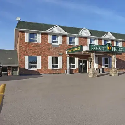 Guest House Inn & Suites