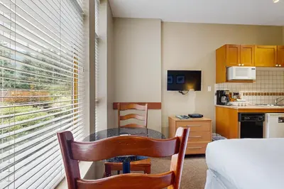 Gallery image of Cascade Lodge in Whistler