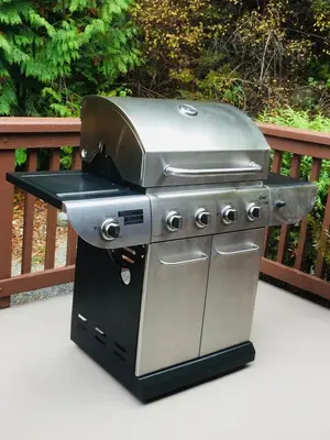 a grill sitting on top of a stove at Garden Bridge House in Sechelt