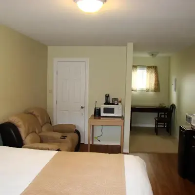Paddock Inn