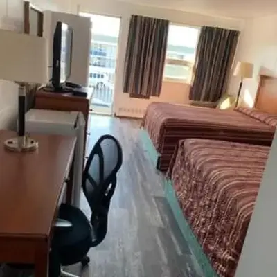 Raven Motor Inn