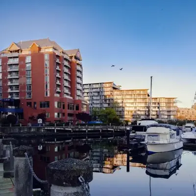 Coast Victoria Hotel & Marina by APA
