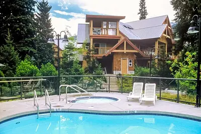 Gallery image of Glacier's Reach 115b in Whistler