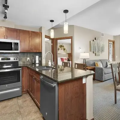 Mountain View Escape with open hot tub
