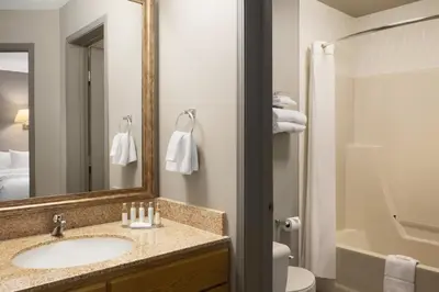 Gallery image of Travelodge by Wyndham Edmonton Airport in Leduc