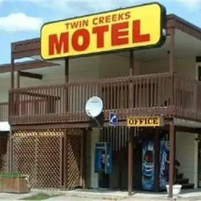Twin Creeks Motel