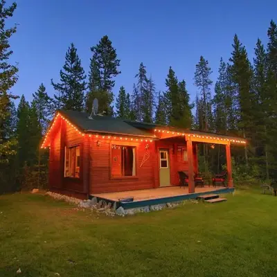 Mica Mountain Lodge & Log Cabins