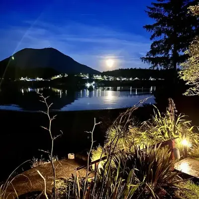 Waterfront Private Room With Hot Tub & Firepit