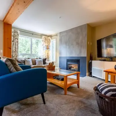 Ski In & 15 Minute Walk to the Lifts Hot Tub AC Pet Friendly