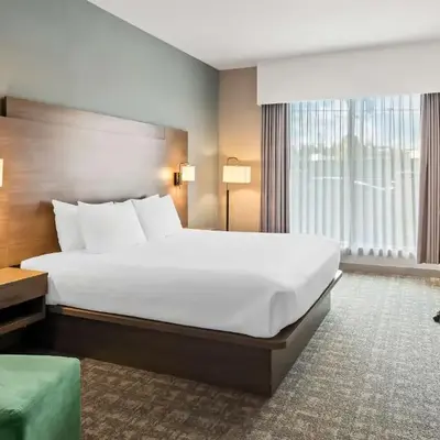 Best Western Plus Pitt Meadows Inn & Suites