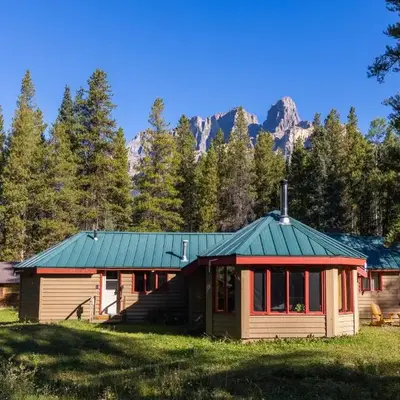 HI Castle Mountain - Hostel