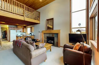 Gallery image of Arolla Chalet D in Big White