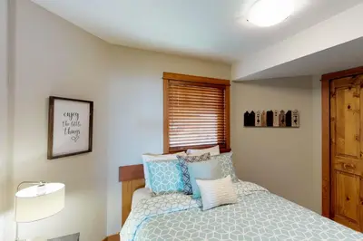 Gallery image of Rockridge 375 Snow Escape in Big White