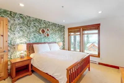 Gallery image of Towering Pines 2 in Big White
