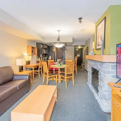 Mountain View Escape - Copperstone 2BR & Hot Tub
