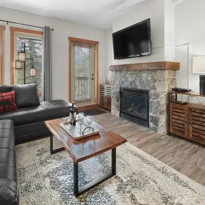 Newly Renovated Grizzly Lodge