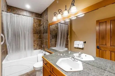 Gallery image of Spyglass 4C in Big White