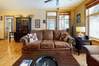 Gallery image of Aspens 4406 in Big White