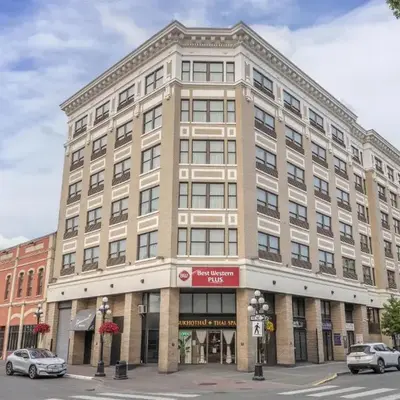 BEST WESTERN PLUS Carlton Plaza Hotel