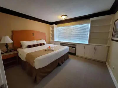 a bedroom with a large bed and a window at Abercorn Hotel, Trademark Collection by Wyndham in Richmond
