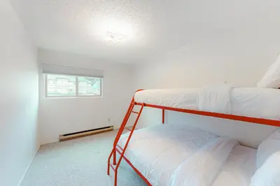 Gallery image of Powder Family - Ptarmigan Inn #302 in Big White