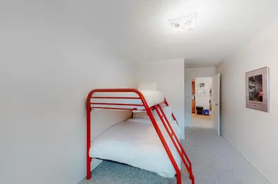 Gallery image of Powder Family - Ptarmigan Inn #302 in Big White
