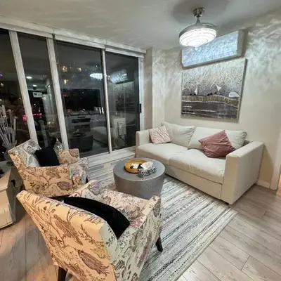 Beautiful Bright with water view AC DT 2BR 2BTh 3BD sleeps 6 guests