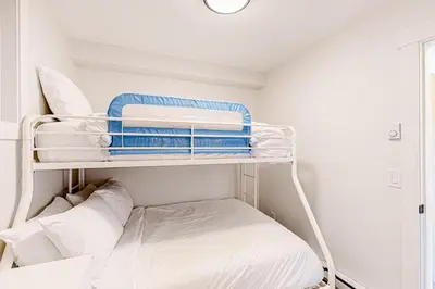 Gallery image of Ice and Cozy #116C in Big White