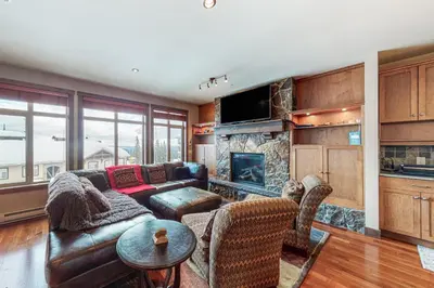 Gallery image of Southpoint #23 in Big White