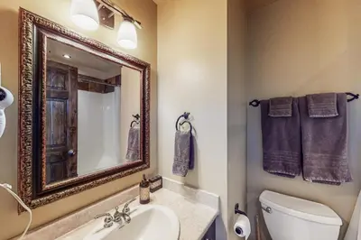 Gallery image of Southpoint #23 in Big White