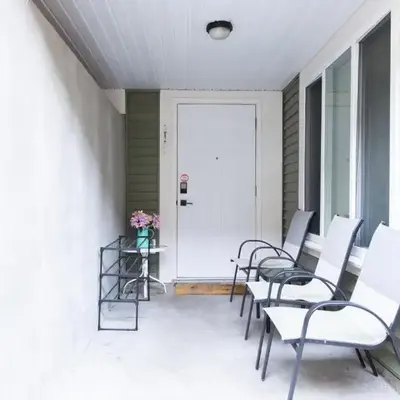 Modern yet comfy 3 bed suite in Surrey