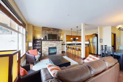 Gallery image of The Crescent 104 in Big White