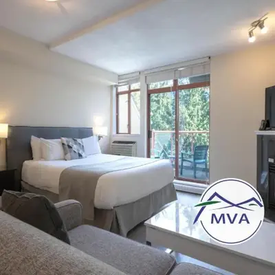 Alpenglow Lodge Sunny Studio with Sitting Area by MVA