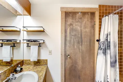 Gallery image of Moguls 813 in Big White