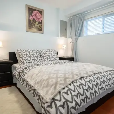 Lovely 1BR Secondary suite with Separate entrance