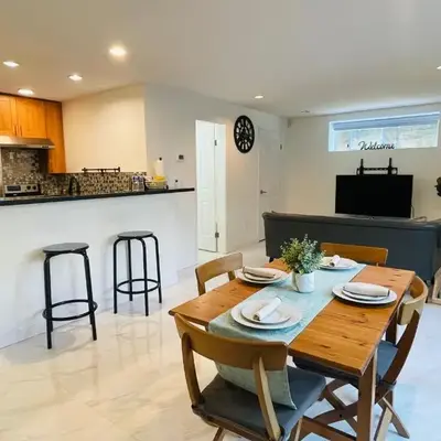 Adorable 2-Bedroom Basement in Vancouver