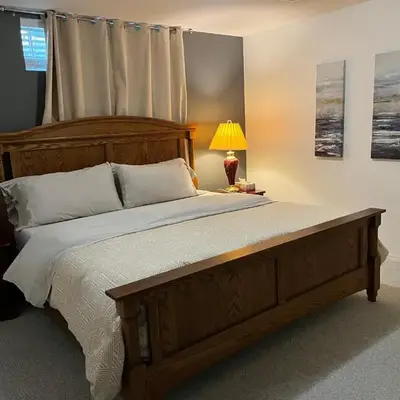 Licensed spacious basement suite with one king-size bed