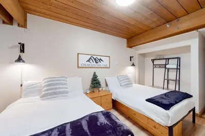 Gallery image of Moguls 814 in Big White