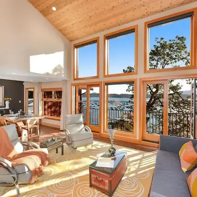 Salishan Tree House Suite by EMR Vacation Rentals