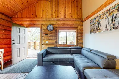 Gallery image of Lac Le Jeune #4 in Logan Lake